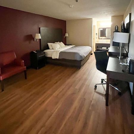 Quality Inn & Suites I-10 Near Fiesta Texas ซานอันโตนิโอ ภายนอก รูปภาพ