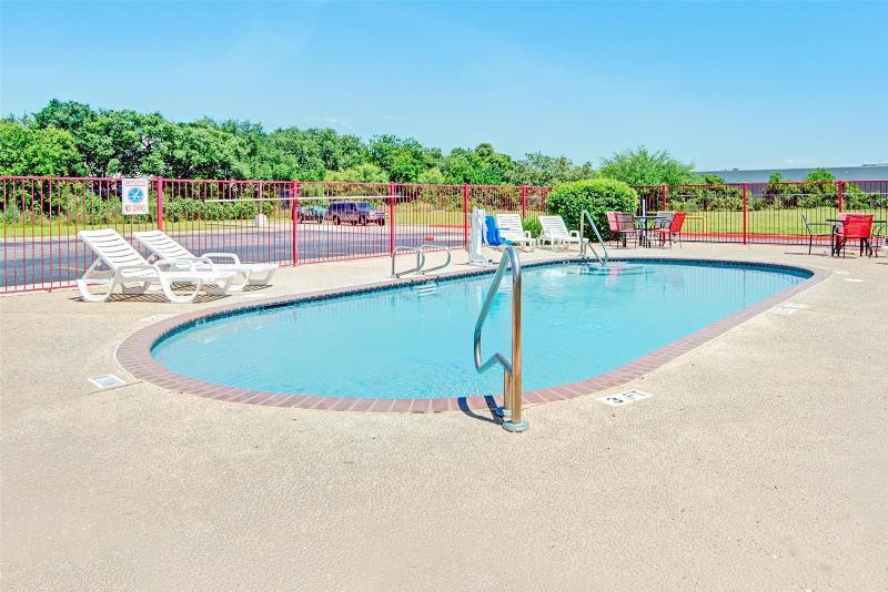 Quality Inn & Suites I-10 Near Fiesta Texas ซานอันโตนิโอ ภายนอก รูปภาพ